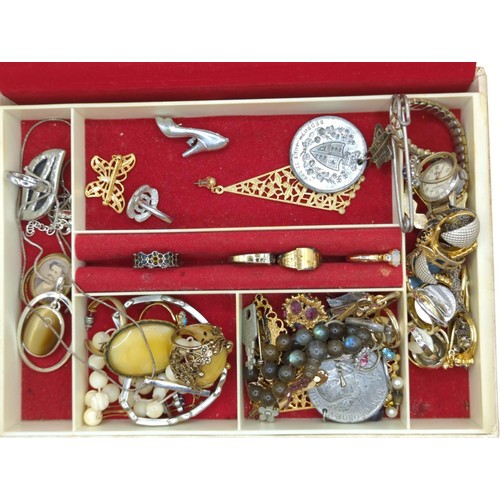 91 - 3 x jewellery boxes containing costume jewellery items. 