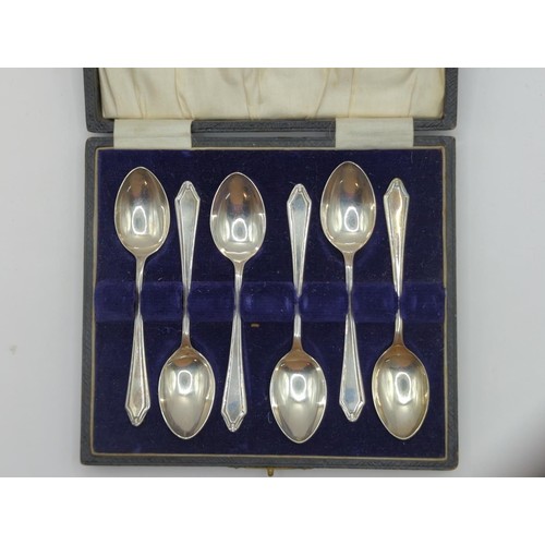 117 - cased set of 6 silver teaspoons, hallmarked Birmingham, wt 56 gms