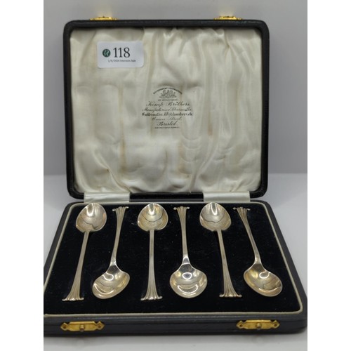 118 - Cased set of 6 silver teaspoons, hallmarked London, wt 70gms