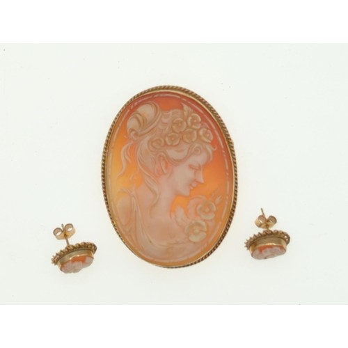 34 - 9ct gold mounted cameo brooch and pair of earrings, Birmingham hallmarks, brooch length 54mm, earrin... 