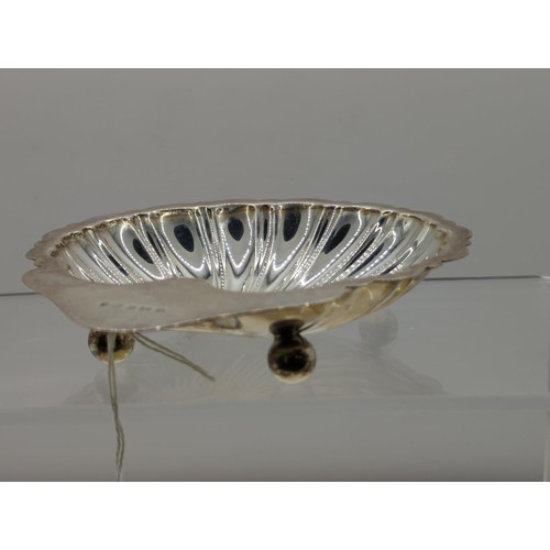 96 - Silver scallop-shaped butter dish, William Suckling Ltd, Birmingham 1926, 125 grams