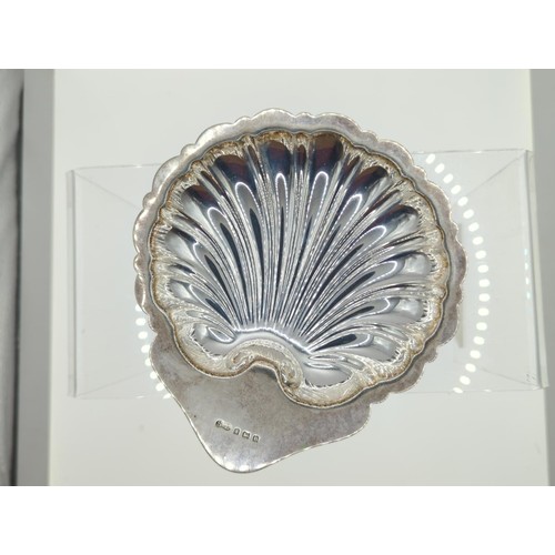 96 - Silver scallop-shaped butter dish, William Suckling Ltd, Birmingham 1926, 125 grams