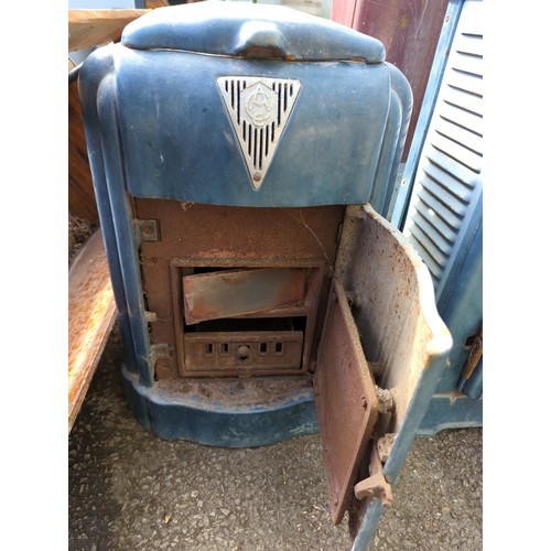 123 - Art deco-style enameled Ace multi-fuel vintage stove. W40cm D37cm H57cm.