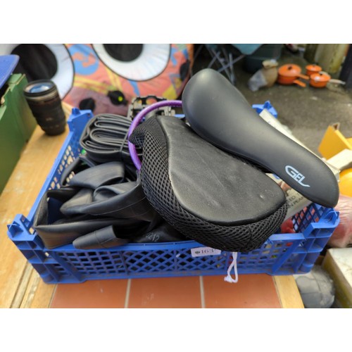 163 - Selection of bike accessories inc inner tubes, saddle, locks, peddles, gloves, led set, mirrors and ... 