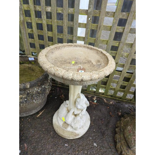 16 - Concrete birdbath with cat design on base. D36cm H51cm.