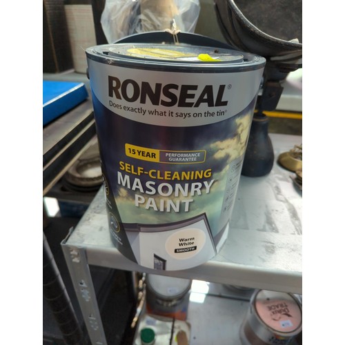 177 - Ronseal self-cleaning smooth masonry paint, warm white. 5L.