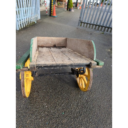 2 - Pony cart in green and yellow. Total length 256 cm W100cm H88cm.