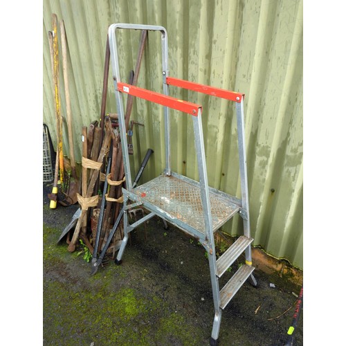 31 - Belday step platform. W73cm D36cm H146cm.