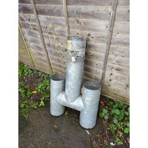 41 - Galvanized chimney cowl. H102cm W60cm.