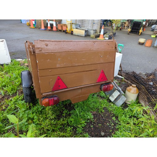 4 - Wooden single axle trailer. Total length 235cm W117cm H87cm.