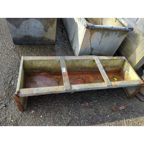 60 - Galvanized trough. L91cm W33cm H20cm.