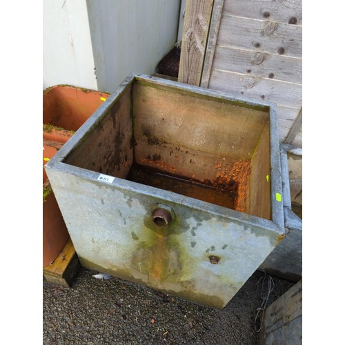 63 - Galvanized water tank. L61cm W61cm H62cm.