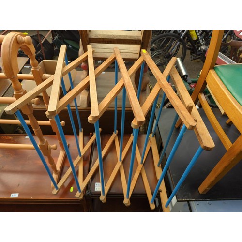 98 - Folding clothes airer. 