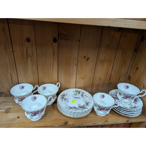 689 - Royal Albert 'Lavender Rose' tea set inc. six cake plates, five cups and saucers