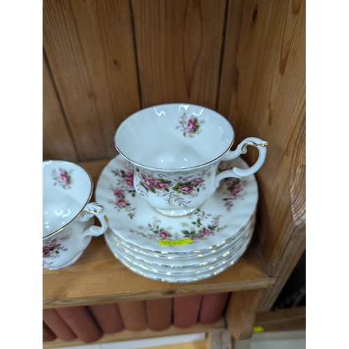 689 - Royal Albert 'Lavender Rose' tea set inc. six cake plates, five cups and saucers