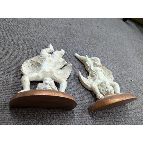 695 - Pair of plaster cherub sconces W18 x D9 x H25cm