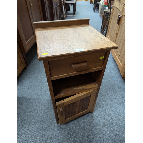 770 - Small oak bedside type unit with single drawer and cupboard. W38cm d38cm h74cm