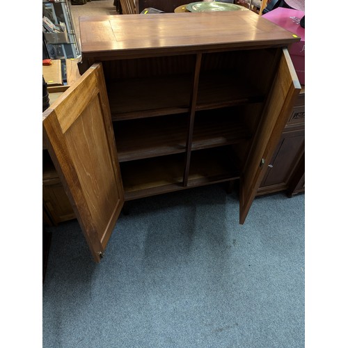 774 - Hardwood 2 door cabinet with 2 internal shelves and lockable doors (includes key). W90cm d46cm h112c... 