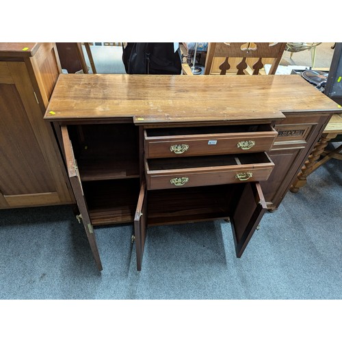 775 - Breakfront mahogany sideboard. W142cm d49cm h88cm