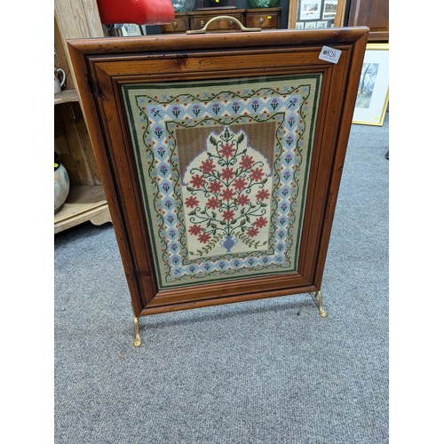 826 - Tapestry fire screen