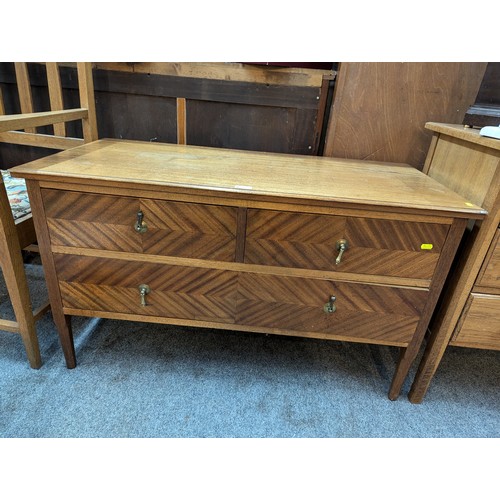 785 - Two over one chest of drawers W107 x D51 x H62cm