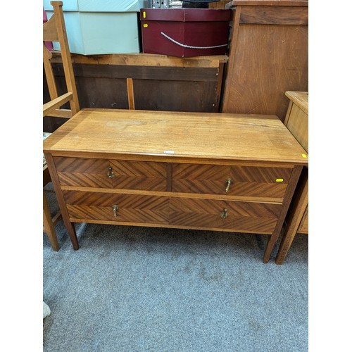 785 - Two over one chest of drawers W107 x D51 x H62cm