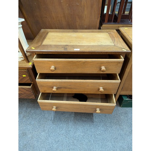 786 - Light oak three drawer chest W74.5 x D44.5 x H76cm