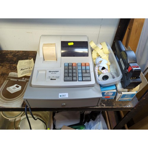 166 - Sharp XE-A110 electronic cash register + pricing gun (with extra labels).