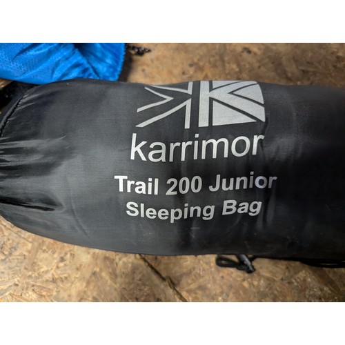 190 - 3 sleeping bags (Karrimor, Active Era, unknown) + 1 roll mat (Active Era).