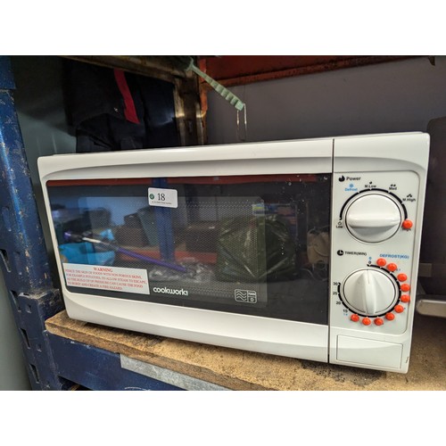 18 - Cookworks 700W microwave. Model no. SMB177S1B-P.