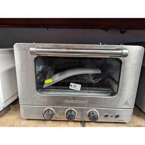 19 - Cuisinart stone oven and grill. Model no. BRK200U.