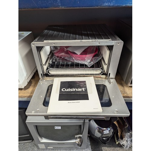 19 - Cuisinart stone oven and grill. Model no. BRK200U.