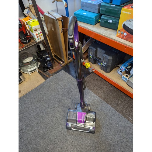 30 - Shark vacuum cleaner Powerhead. Model no. AH450UKD26.