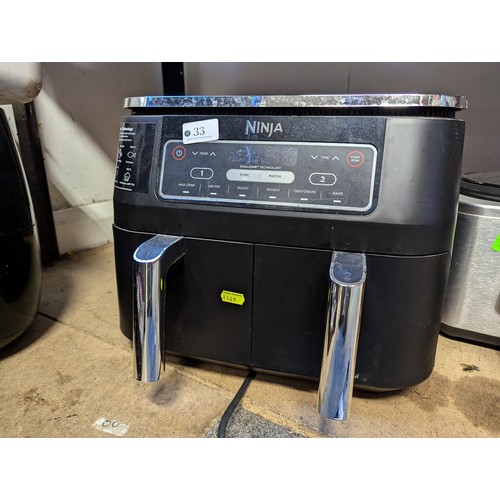 33 - Ninja dual zone air fryer. Model no. AF300UK.