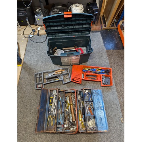 148 - 1 x concertina toolbox + 1 x plastic tool containers inc. screwdrivers, hammers, sockets, spanners, ... 