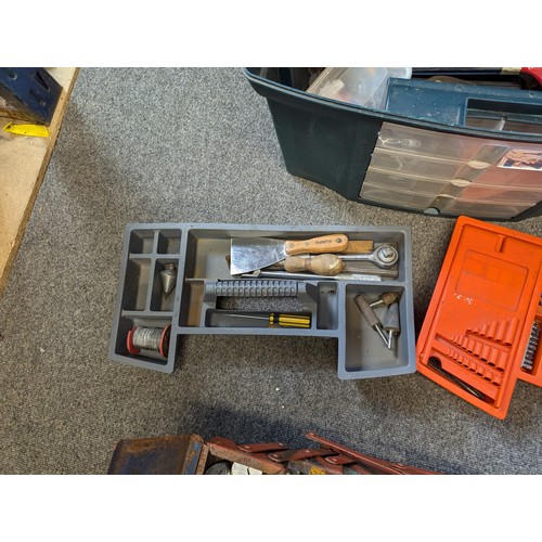 148 - 1 x concertina toolbox + 1 x plastic tool containers inc. screwdrivers, hammers, sockets, spanners, ... 