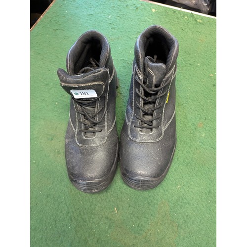 181 - Pair of size 8 Dickies steel toe safety boots. Used, VGC.