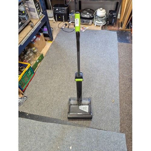 194 - G-Tech Air Ram K9 battery operated vacuum cleaner.