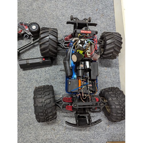 951 - Traxxas T-Maxx RC 2.5 engine petrol monster truck with controller and electric start