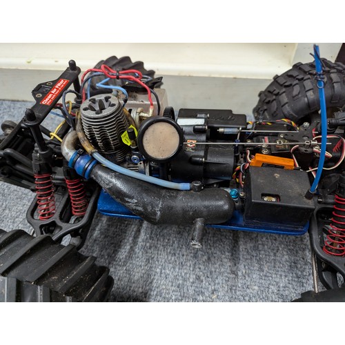 951 - Traxxas T-Maxx RC 2.5 engine petrol monster truck with controller and electric start