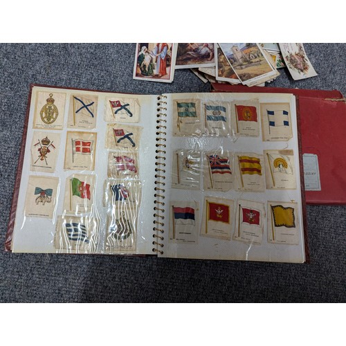 942 - Folder of silk cigarette cards together with a box of cards