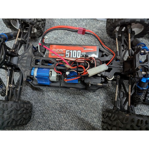 950 - FTX Carnage RC 1/10 brushed electric truggy with lipo battery and controller, in working order