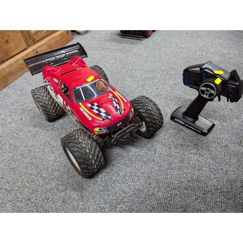 949 - Team Associated RC10 GT 1/10 brushed electric off-road 4 wheel drive truggy with controller