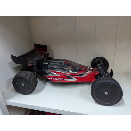 947 - Quakewave 1/10 off road remote control buggy with electric brushed system and controller