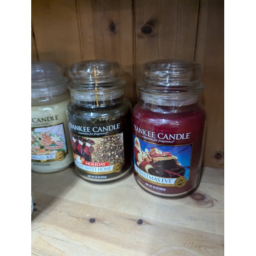 933 - Eight as new Yankee Candles, various sizes