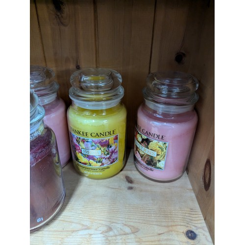 934 - Eight 623g Yankee Candles, new and unused