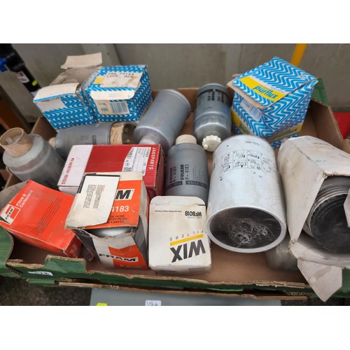 600 - 4 boxes of air/oil filters by various manufacturers inc. Wix, Fram, Hyundai and Purflux.