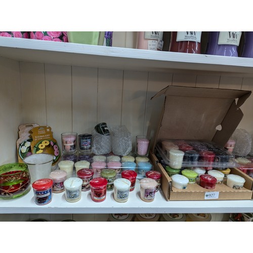 927 - Shelf of assorted Yankee 49g scented candles, new and unused, approx. 90