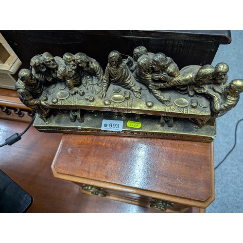 993 - Gilt plaster Last Supper figurative group L33cm