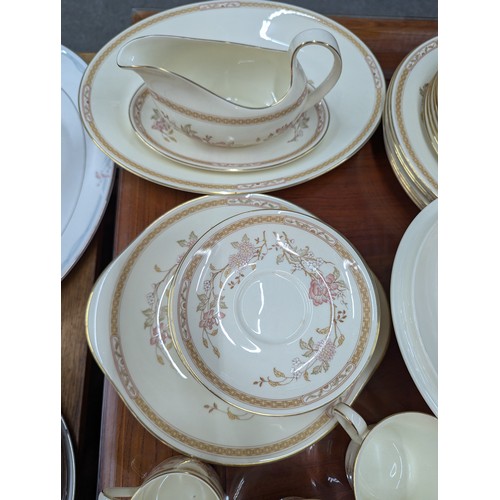 1010 - Royal Doulton 'Lisette' tea, coffee and dinner ware